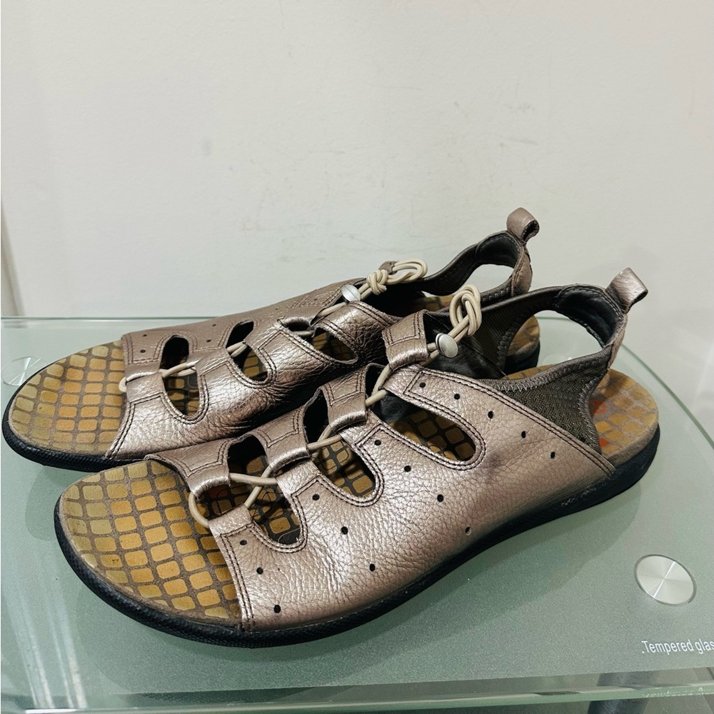 Ecco Women's Size 42 (US 11 )Gladiator Sandals Leather Silver Comfort Jab Toggle